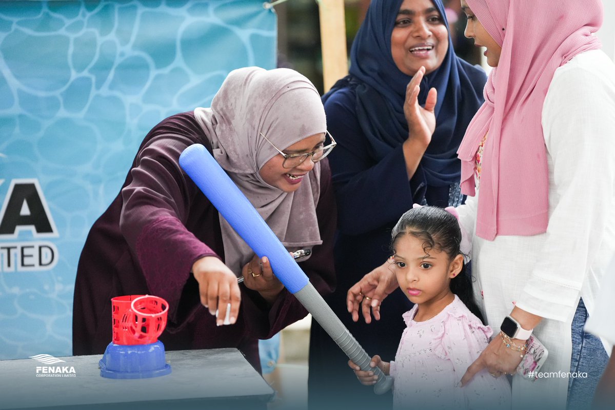 TeamFenaka's tweet photo. ޤައުމީ ދުވަހުގެ މުނާސަބަތުގައި ހއ. އުތީމުގައި ބޭއްވި ކުޑަކުދިންގެ ހަވީރުގައި މި ކުންފުނިން ހިންގި ހަރަކާތްތަކުގެ ތެރެއިން

#TeamFenaka https://t.co/XIvZx9VkkW