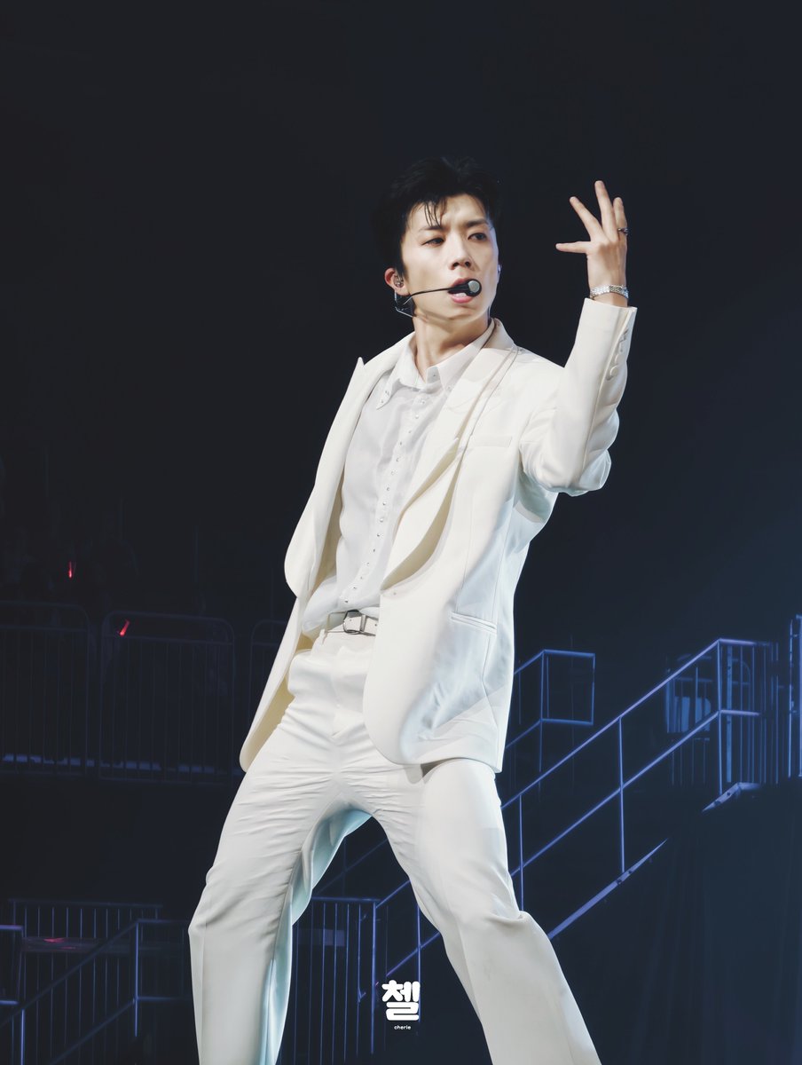 cherie_cpfl's tweet photo. 우영이 춤선 이쁘당 🥰
#2PM
#장우영
#WOOYOUNG
#THE_RETURN_in_INCHEON https://t.co/S2Se9l86jP