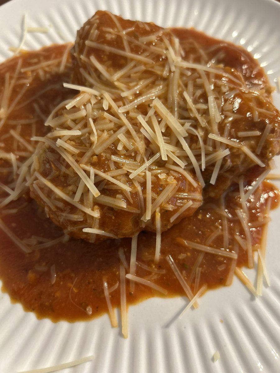 _anadeleon's tweet photo. Hicimos la receta de las albóndigas con queso cottage de Hailey Bieber y WOW. Gracias por pasarnos la receta, beba, ya sabemos por qué tienes enamorado al Jaaaaaaaastinnnn 😭🤌🏻 https://t.co/QF9XdZCkph