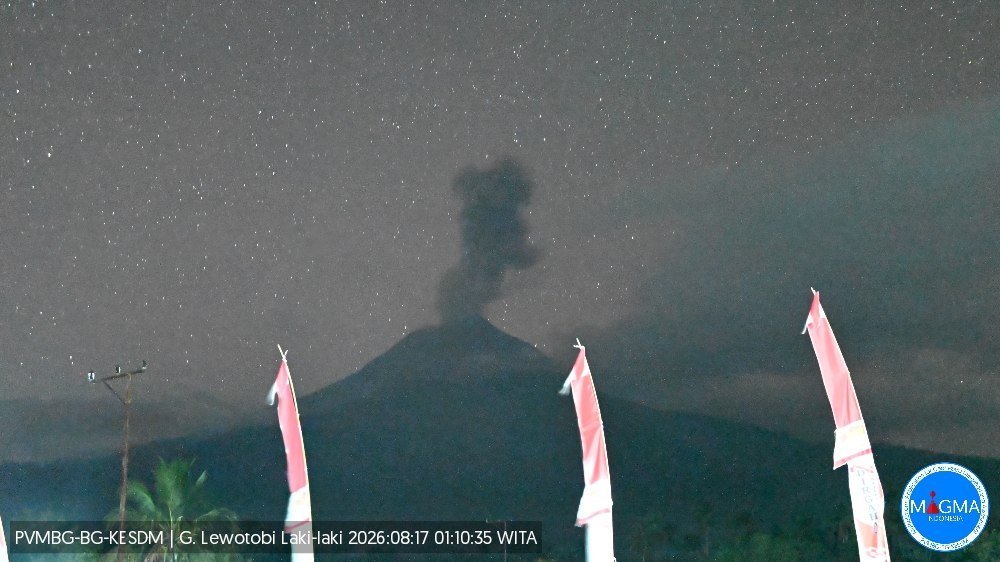 amberiaeok's tweet photo. can i take a little of your time sending prayers for Indonesia... today is our independence day, but things still rough. volcanic eruptions few days ago, 7.7 quake in NTT, Aceh, Papua, and Sukajaya also still need help.

please pray for everyone affected... stay safe, everyone 🙏 https://t.co/7HUh9AZVKF