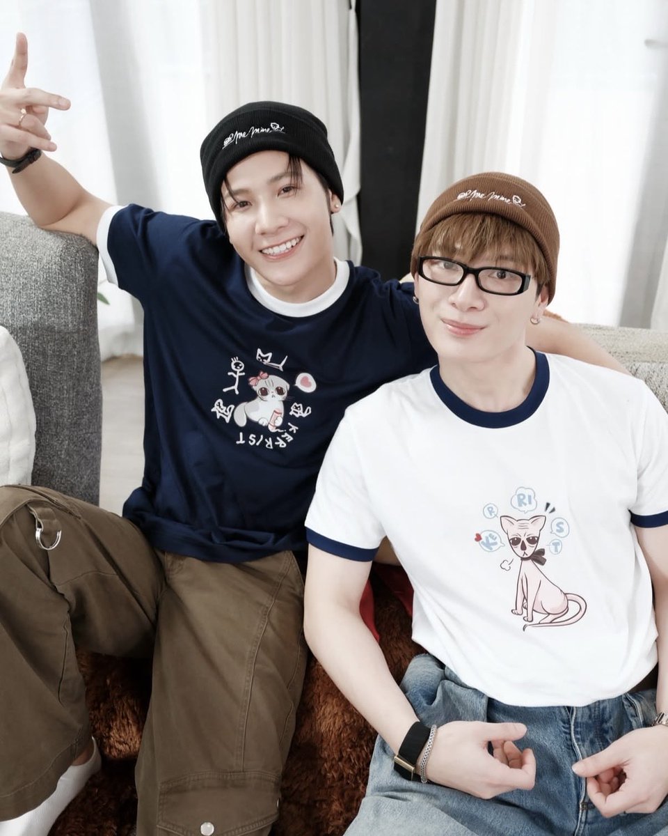 XingXing_R's tweet photo. กระสุนนัดที่ 1: me mine
กระสุนนัดที่ 2: ผ้าเช็ดตัวไก่
กระสุนนัดที่ 3: เสื้อพลูโตมัฟฟิน 🆕🔺
พี่ไม่คิดจะใส่คนเดียวเลยมั้ง
#คริสสิงโต https://t.co/ZHFvg3QP4P