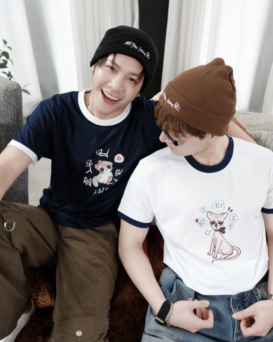 XingXing_R's tweet photo. กระสุนนัดที่ 1: me mine
กระสุนนัดที่ 2: ผ้าเช็ดตัวไก่
กระสุนนัดที่ 3: เสื้อพลูโตมัฟฟิน 🆕🔺
พี่ไม่คิดจะใส่คนเดียวเลยมั้ง
#คริสสิงโต https://t.co/ZHFvg3QP4P