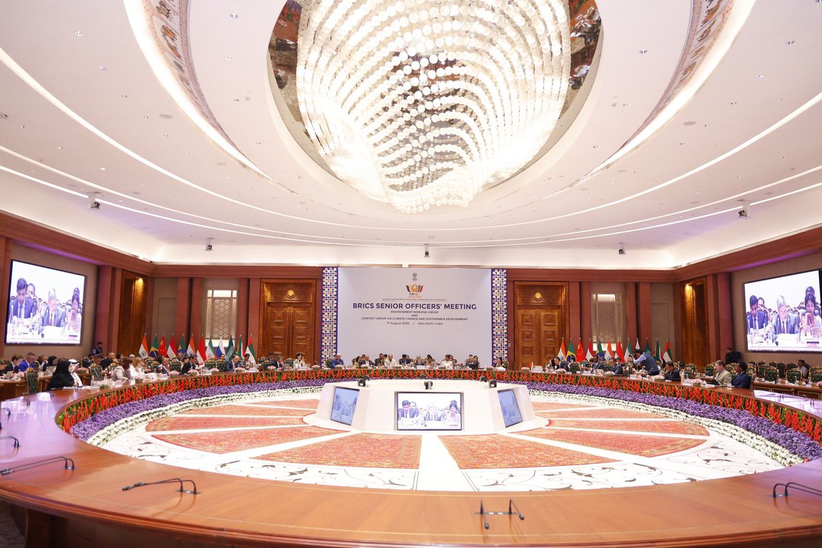 EnvironmentPib's tweet photo. Senior Officers from #BRICS Member Countries hold discussions on Key Priorities of the #EnvironmentWorkingGroup and Contact Group on Climate Change &amp; Sustainable Development in New Delhi.

@byadavbjp

#BRICSIndia2026
#IndiaBRICSChairship

📝 https://t.co/55cApBUN8O https://t.co/yzTsfeu7JB