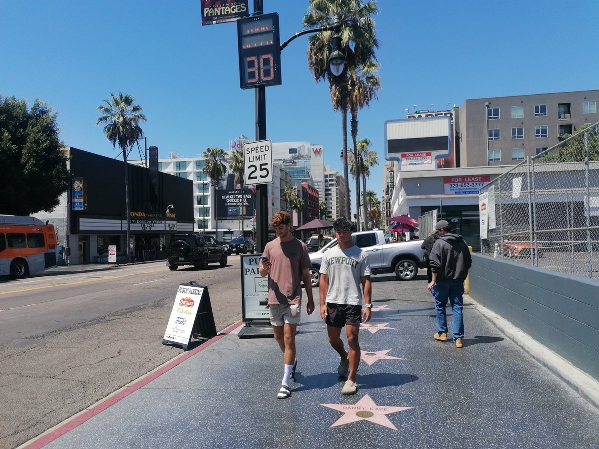 Olaizabal's tweet photo. Los angeles, california!! 🎬🎞️📽️ https://t.co/ndiAfbHFUz