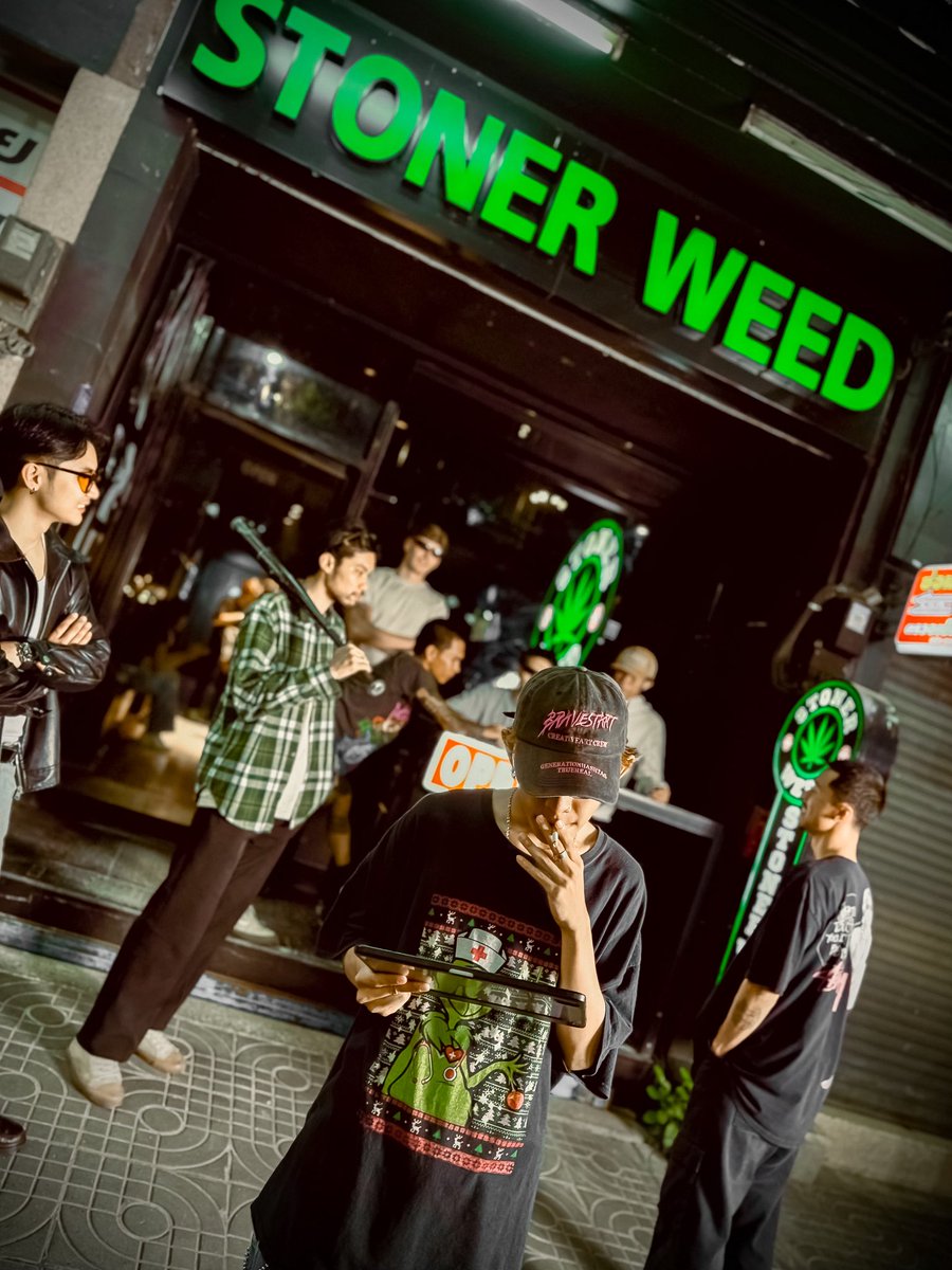 Stoner__Weed's tweet photo. 🖤 STONER WEED 🖤 

           ( OPEN DAILY ) 
       “ 08:00 - 02:00 ”  

ORDER NOW : https://t.co/fw6GeTqksG

#กัญชา #กัญชาอัดแท่ง #กัญชาออแกนิค #สายเขียว #พันลำ #กัญชาog #กัญชานอก #กัญชาออแกนิก #กัญชาโคราช #weedthailand #weed #cannabis #stonerweed #cannabisthailand  #thc https://t.co/igiHaxTCnt