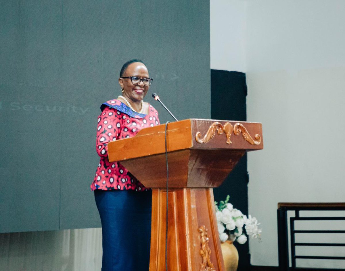 AUC_PAPS's tweet photo. On the margins of the 5th Continental Dialogue on #YPS and #WPS, held in Bujumbura, Burundi, @AU_PAPS, through FemWise-Africa, @AUC_OSEWPS, @UNWomenAU and the Government of Burundi co-hosted a side event titled “From Promise to Practice: Multigenerational Voices on Peace Negotiations and Access to Justice for all Women and Girls.”

The event was opened by H.E. Angeline Ndayishimiye, First Lady of the Republic of Burundi, alongside remarks by H.E. Amb. Liberata Mulamula, AU Special Envoy on WPS; Hon. Lady Justice (Rtd) Effie Owour, Co-Chair of FemWise-Africa; H.E. Alfred Ahingejeje, Minister of Justice, Human Rights and Gender of Burundi; and Ms. Jennet Kem, UN Women Country Representative to Ethiopia. 

Bringing together experienced women mediators, young women leaders and peacebuilders, including from FemWise-Africa, WiseYouth, AYAPs and others, the event created space for an intergenerational exchange on leadership, mentorship, barriers and the future of women’s meaningful participation in peace processes. The dialogue underscored the importance of connecting generations to strengthen women’s leadership in peace and security.

@_africanunion
@FemWiseAfrica
@au_wiseyouth
@AU_AYAPs
#FemWiseAfrica #WiseYouth #WPS #YPS #WomenPeaceSecurity #YouthPeaceSecurity #SilencingTheGuns