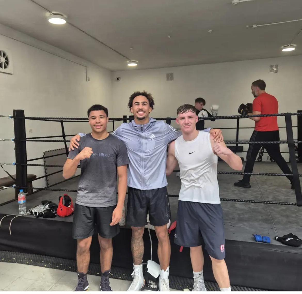 oldhamboxing's tweet photo. Two years ago today, two of our young prospects made the trip to spar the formidable future superstar of boxing, Ben Whittaker. Those rounds were more than just sparring — they were an opportunity to test themselves against one of the very best and, importantly, to learn. https://t.co/qaTgDMC2Tu
