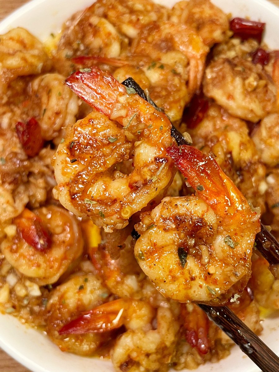 LeighCo60654240's tweet photo. Just whipped up garlic butter pan-fried prawns with a squeeze of lime and fresh cilantro – 15 mins, zero fancy skills, pure comfort for dinner tonight! https://t.co/yHm48ka51O
