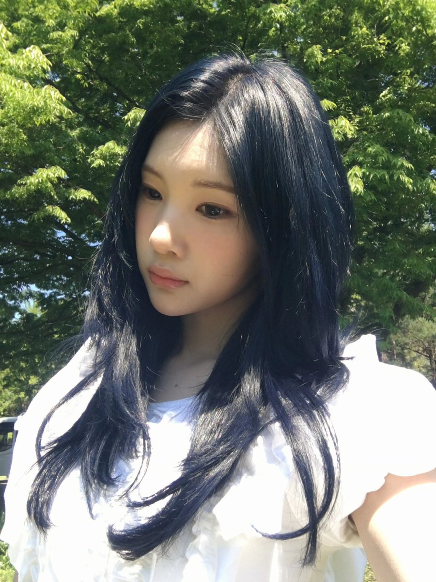 juunniverse's tweet photo. Sun-kissed &amp;&amp; softly blooming ☀️🌿 https://t.co/t24DR5j7IA
