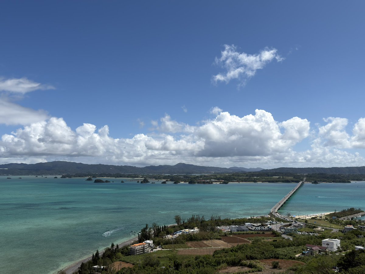asa_ken_sas_ktm's tweet photo. 美ら海水族館からの古宇利島！
いい天気！！古宇利オーシャンタワーでケツメライブ行ったって言う従業員さんに話しかけられて嬉しかった♪ https://t.co/m4FIt0MtE0