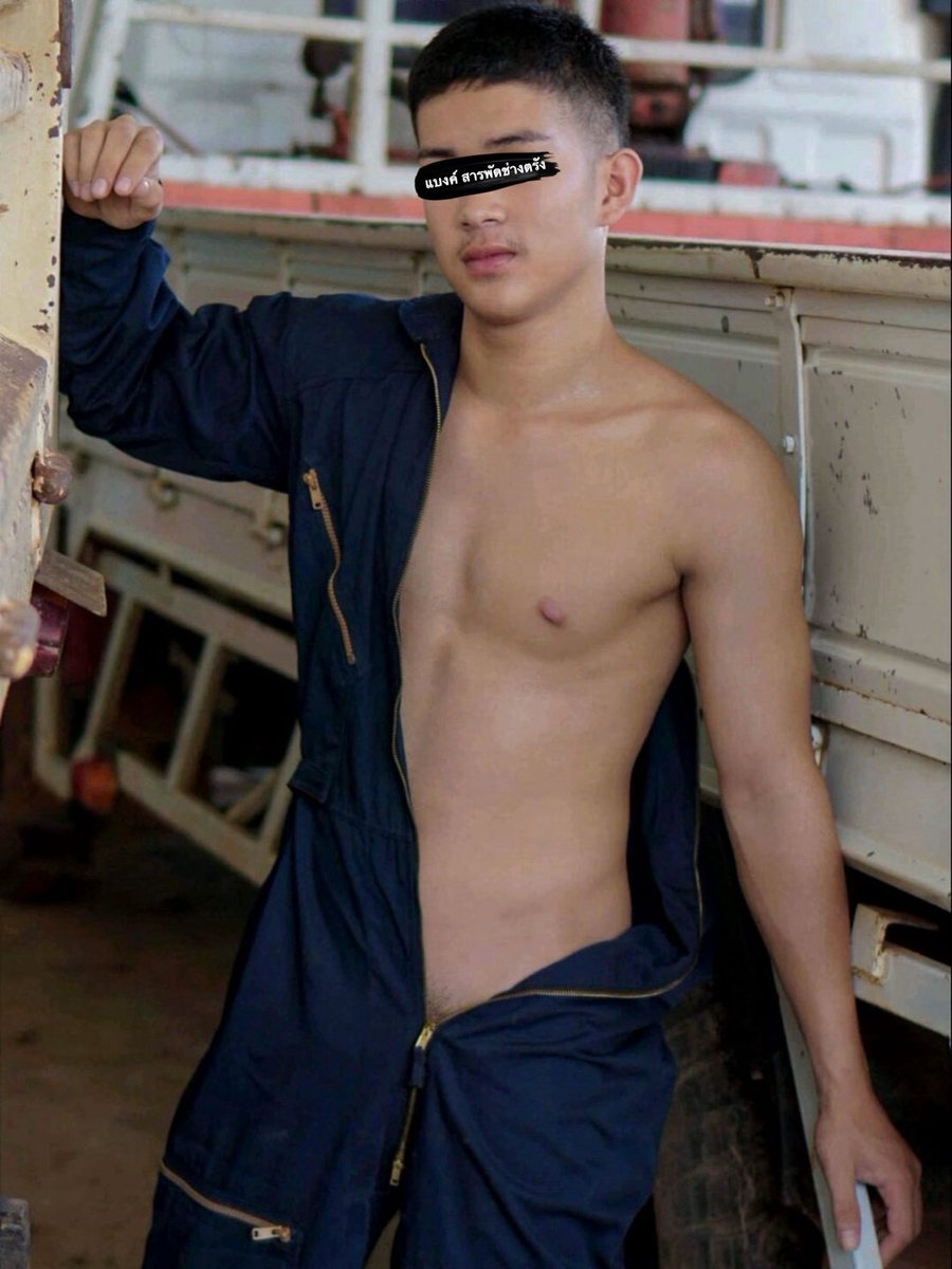 win_9712's tweet photo. เบื่อแล้วดูซี่รีย์ เปลี่ยนมาดู “หัวดอ” พี่ ดีกว่ามั๊ยครับ
🏨เรือนผู้การ รีสอร์ท, ห้วยยอด
🦾ดูดดอให้หน่อยครับ ชอบโดนดูดดอ “เท่านั้น”

#ห้วยยอด #ตรัง #ชายแท้ #ควย #ควยชายแท้ #ควยช่าง #ช่างเชื่อมโลหะ https://t.co/vrSUb9whSe