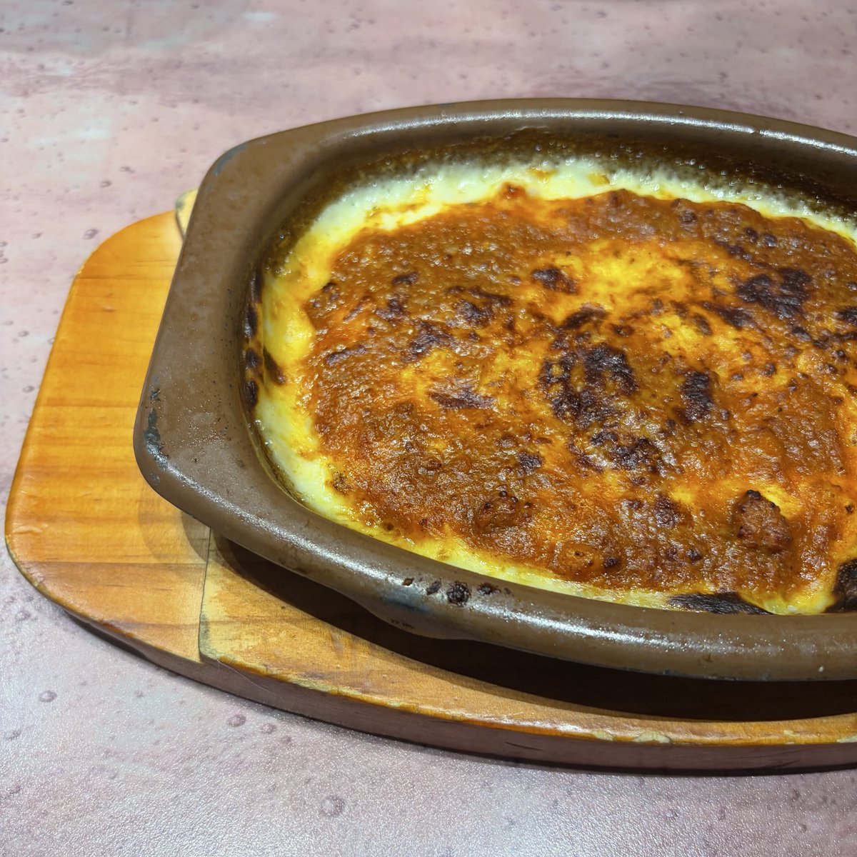 taaa_style's tweet photo. 久しぶりにサイゼリヤでお昼食べたら
パスタ、サラダ、ハンバーグ品切れでびっくり！

小エビのカクテルサラダはお預けで、、
ミラノ風ドリアに✌️相変わらず安ーい✨️

グラスワインが91円とか😳
もはやバグだよね🍷 https://t.co/I1t7AM3C7q