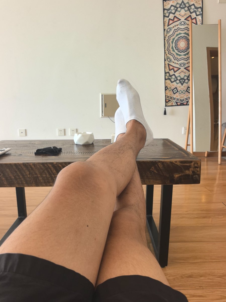 MeshaStars's tweet photo. 发黄臭白袜 给老子他妈都熏到了哈哈 傻逼男童又要撸着自己那个短小早泄的小玩意对着爹脚意淫了吧😂 https://t.co/L266pDv5Qq