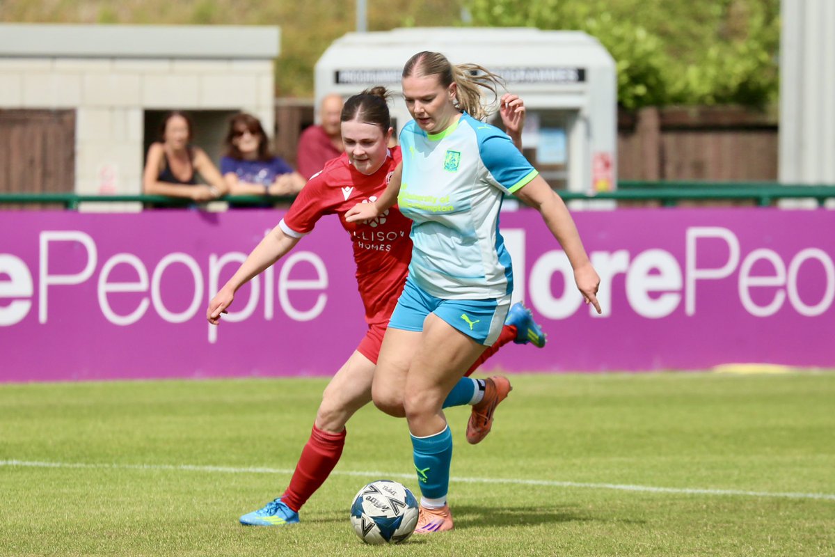 Jayphoto1993's tweet photo. Through the lens in yesterdays preseason friendly πΈ @StamfordWomen vs @NTFCWomen #womensfootball #FootballPhotography #GrassrootFootball #matchday #pitchside #gameon #seasonready https://t.co/Ll3c8sBKmF