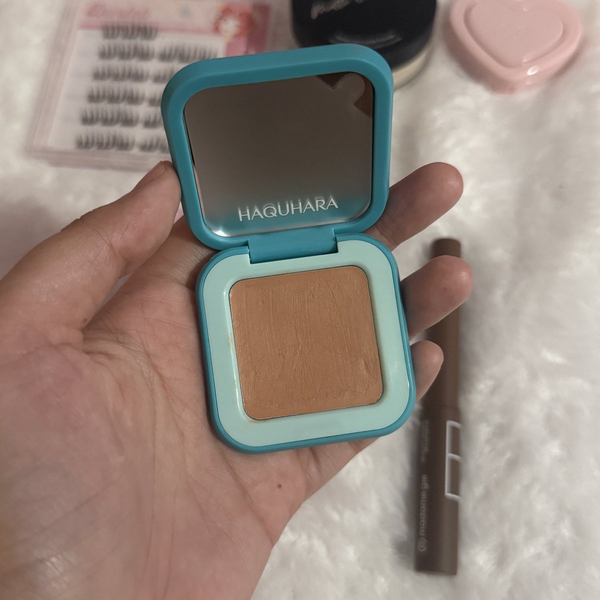 maiczone's tweet photo. wts preloved makeup 

— dorolab (tinman) 40k 
— teratu loose powder (tanpa puff) 35k | sisa 75% 
— haquhara corrector (peach) 60k | sisa 80% 
— aou soft cream blush (shade 06 — free browcr madame gie) 120k | sisa 90% 
— barenbliss locklock primer (free goute blush) 30k | sisa 60% https://t.co/g7DOgXyw7A