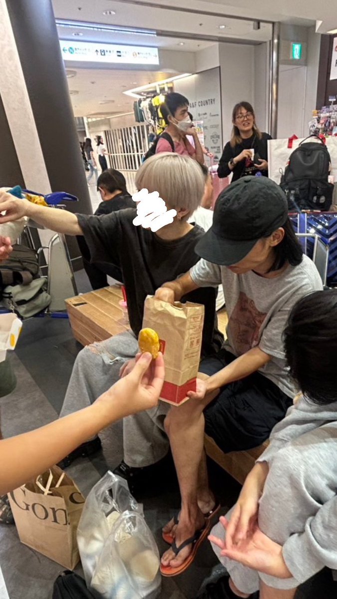 _Xnup's tweet photo. 染めて1ヶ月経つけど綺麗すぎるな髪色 https://t.co/VOgz3Go7fk