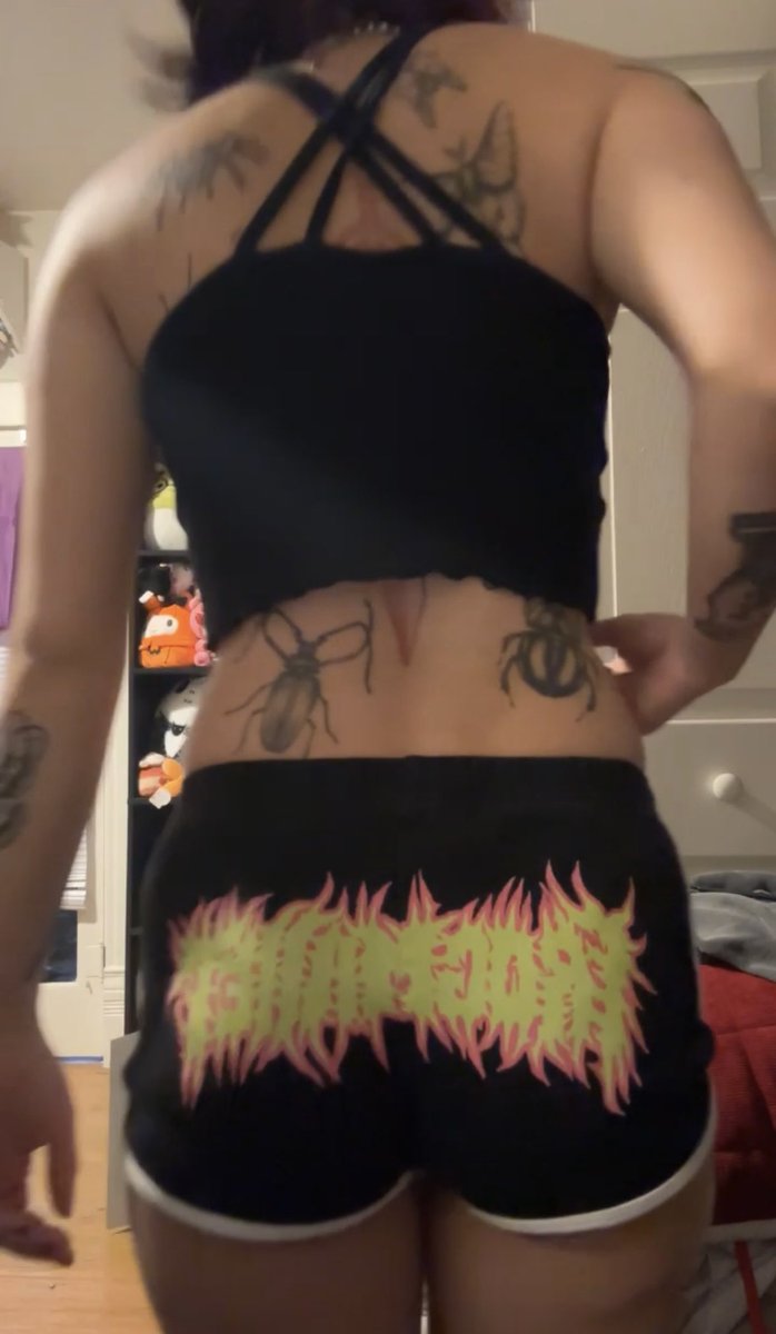 SpitK1tten's tweet photo. intro till October >;b
♥ 22 | she/her
♥ goth latina | pierced n tatted
♥ bi masochist
♥ switch
♥ 5’ | 110 lbs
♥ OF, Twitch, check throne for 🔗 
♥ findom and submissive doll
♥ soft++ and hard kinks (petplay cnc praise++)
♥ MDNI
♥ + ↺ for moots!
#nsfwtwt #petite https://t.co/d4wabBFzzo