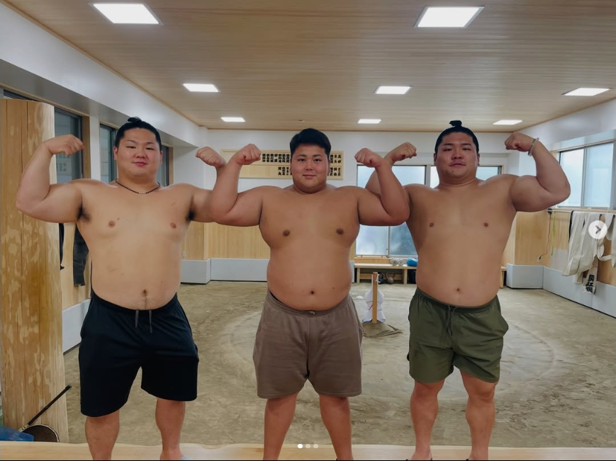 dji1319879's tweet photo. #高砂部屋合宿 #明徳義塾相撲��� #アディテヤ #高砂部屋 
#朝紅龍 #朝翠龍
明徳義塾 相撲部【公式】Instagram https://t.co/VVwuds6wnl