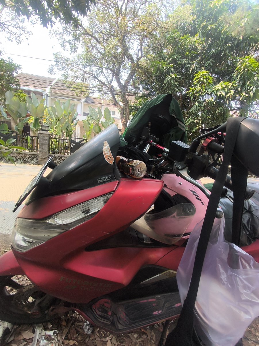 rezaodol's tweet photo. Sekalian nyantai minggir jalan🙃 https://t.co/EjOzqXYMdF