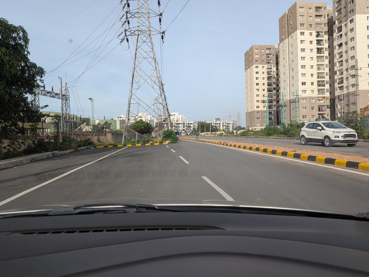 kartekay's tweet photo. "Planned" road by BDA ! https://t.co/A9vyPkOVUn