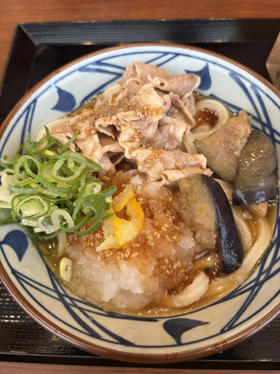 suzume164's tweet photo. 冷たい食べ物を身体が欲してる
豚鬼おろし！
 #うどんなう https://t.co/7eQQCsE4qf