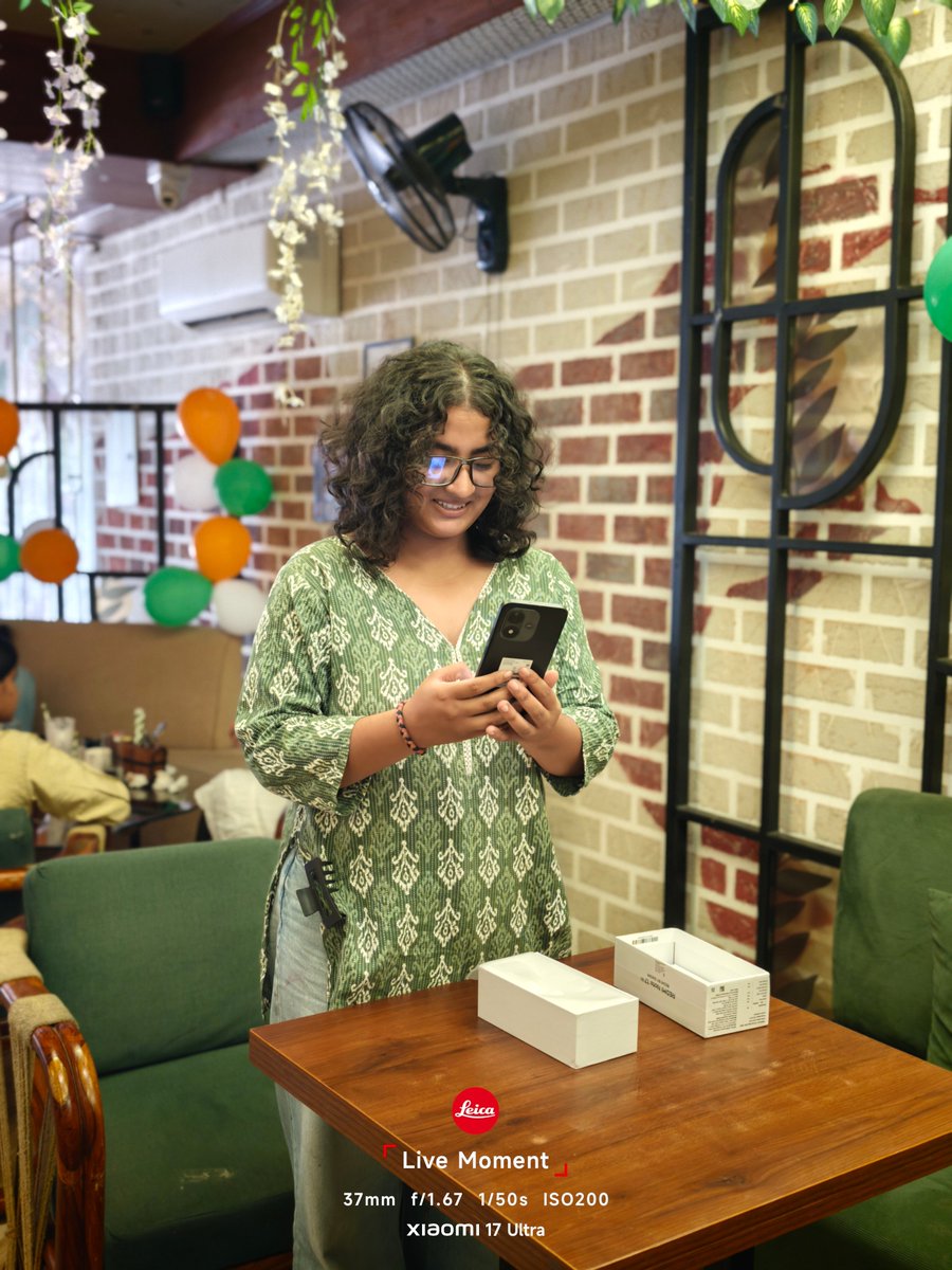 glossybug784's tweet photo. The hands-on experience of the all-new #RedmiNote17 was a hit!

From the design to the overall experience, our fans had an amazing time exploring the device and sharing their first impressions.❣️

Big smiles, great conversations &amp; an even better device experience! #mAhsterEdition https://t.co/pKyFM3GcId