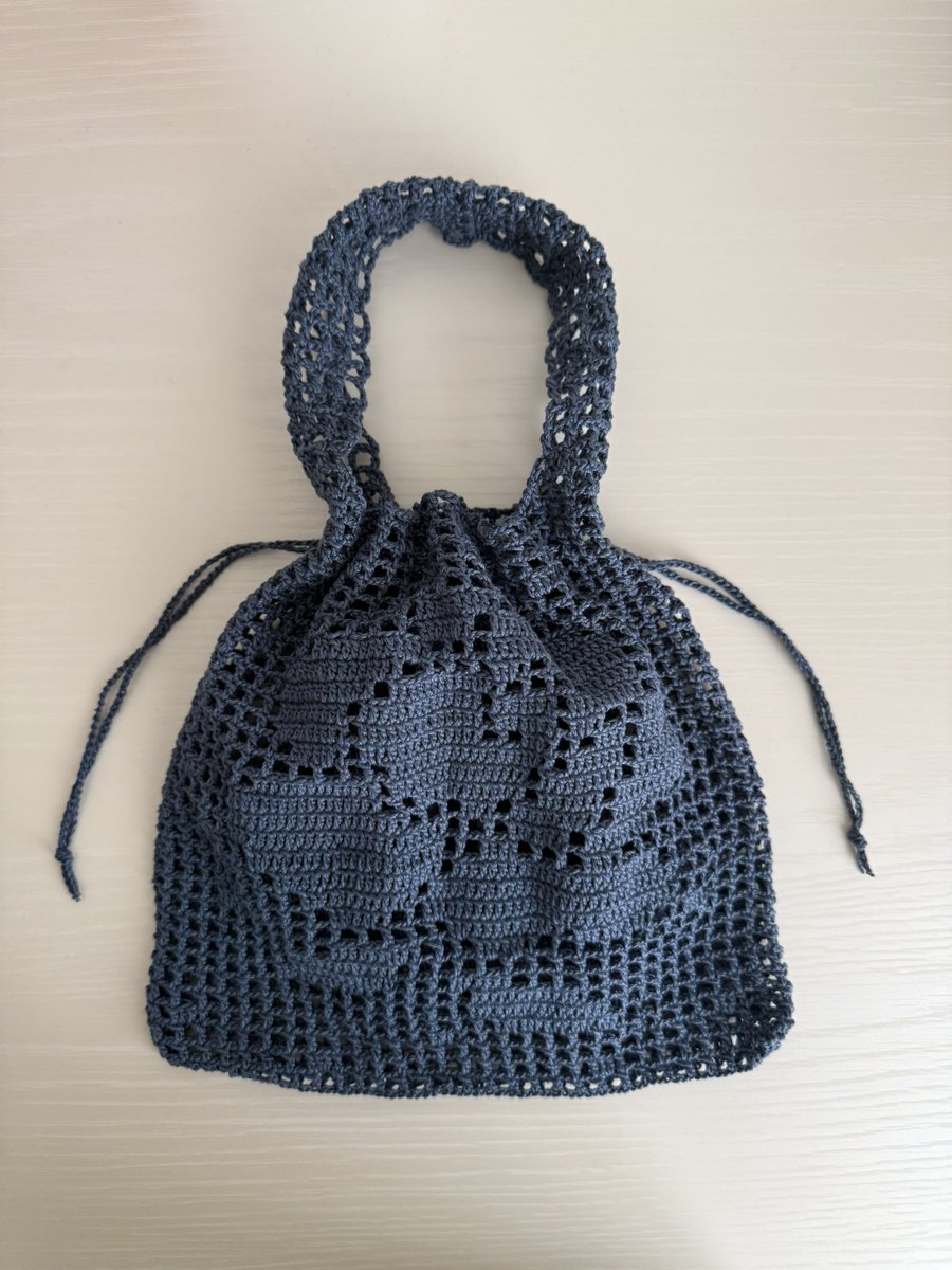 bomi030's tweet photo. 動画を参考にネットバッグを編みました🧶
時間はそれなりにかかるけど、簡単でかわいい！

🔗https://t.co/rBWLWG3w2O https://t.co/0Y4ecub9nc