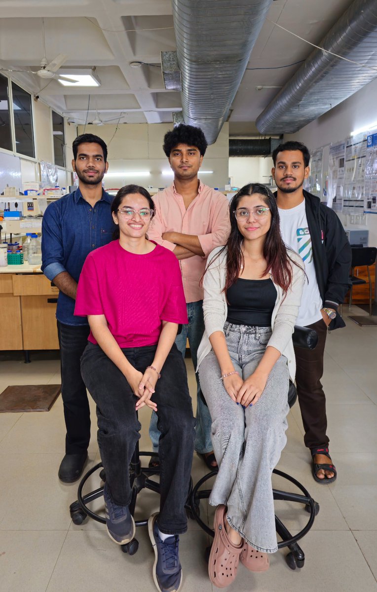 MSBLabIITI's tweet photo. MSB Lab welcomes our new https://t.co/2ftczAb73e. project students!

Wishing Sadhana, Shurti, Vansh, Ashmal, and Arbaz a productive and rewarding thesis journey ahead!

— MSBLabIITI https://t.co/sjEkd6KmCA