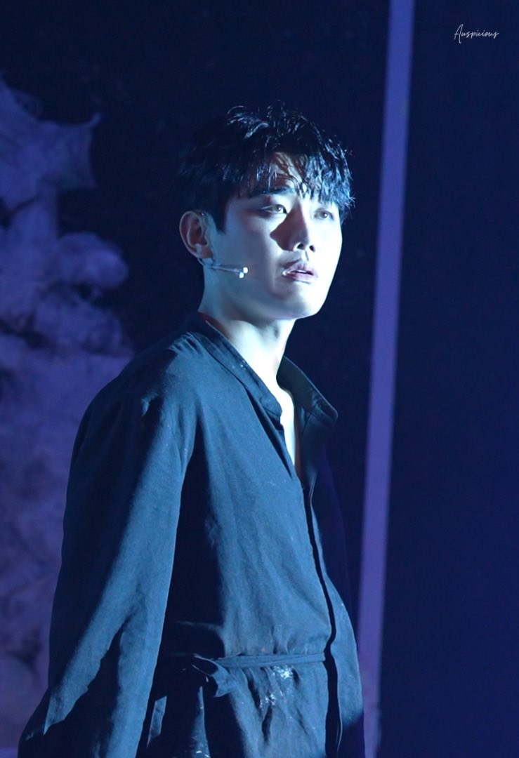aUspicious_721's tweet photo. 260815 낮 죽음에 관하여 스페셜커튼콜

죽음에 관하여

신 | #유승현 https://t.co/eu70BkMFJZ