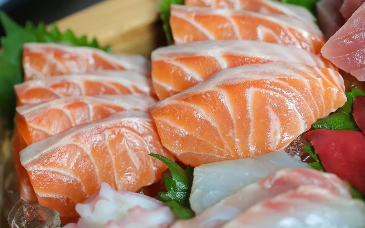 e_sleeman's tweet photo. Stocked up on fresh spinach, cherry tomatoes, and wild salmon for this week’s easy u0026 healthy meals! https://t.co/f1ubZMrSOk