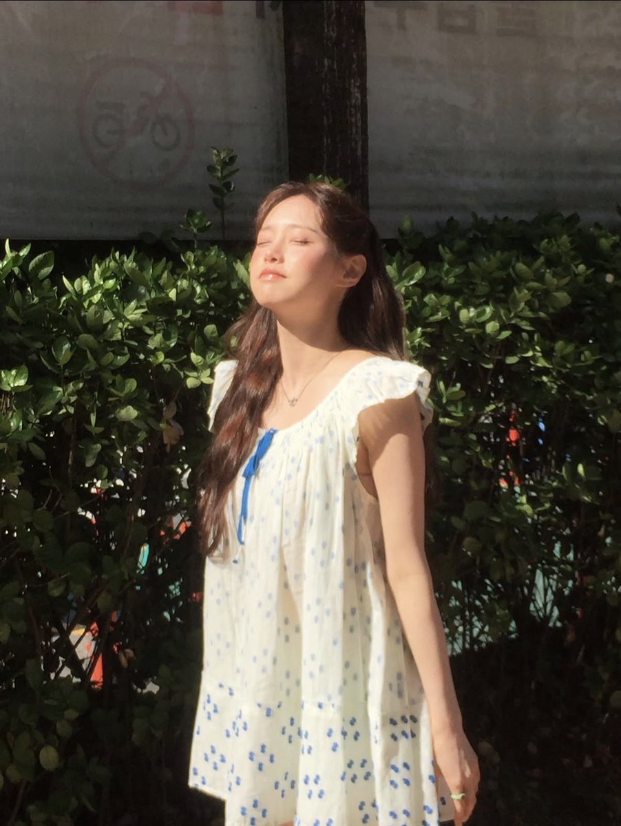 rosarieum's tweet photo. Photosynthesizing… 📸🌱 https://t.co/4SQ04gl20I