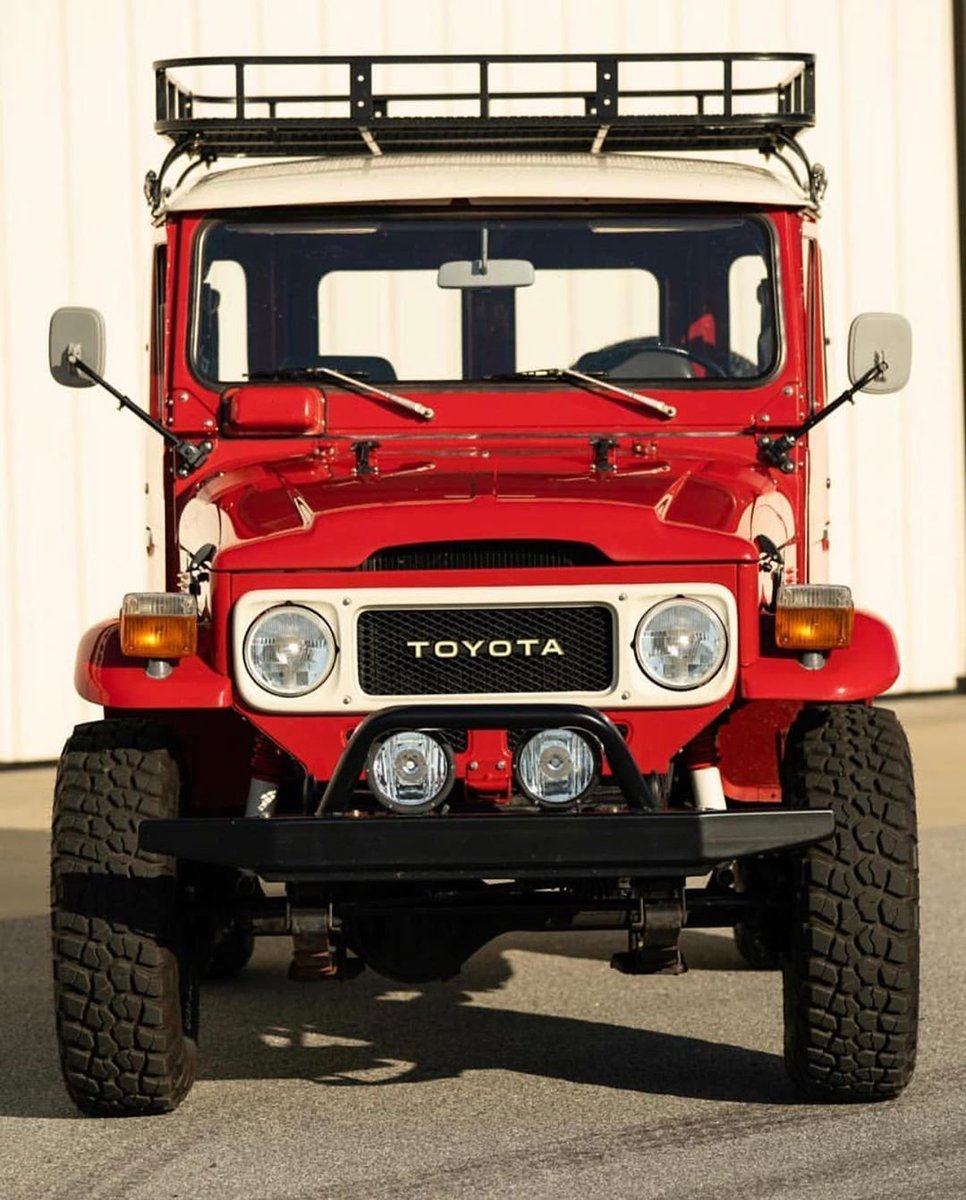 Retromania4ever's tweet photo. ⛩️🇯🇵⛩️ 1981 #Toyota land cruiser fj40 https://t.co/sYgf9xaYwm
