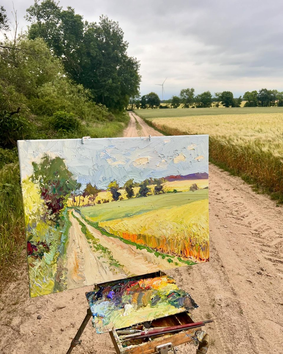 adrianJCL's tweet photo. May days pass swiftly as lush grasses and vibrant rye fields turn golden with the promise of harvest. June is approaching. “On the Threshold of Summer” 
Oil on canvas, 60x80 cm. https://t.co/m17ukWjaJq