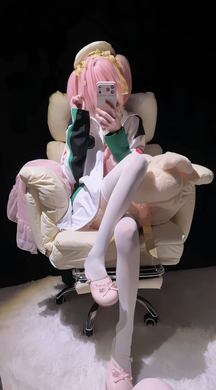 DanielKangu2's tweet photo. 哥哥，今晚别想轻易走掉 ~ 用这个语气说给你听，你心软不？

#cos  #cosplay

#二次元 https://t.co/rJDq4qfji1