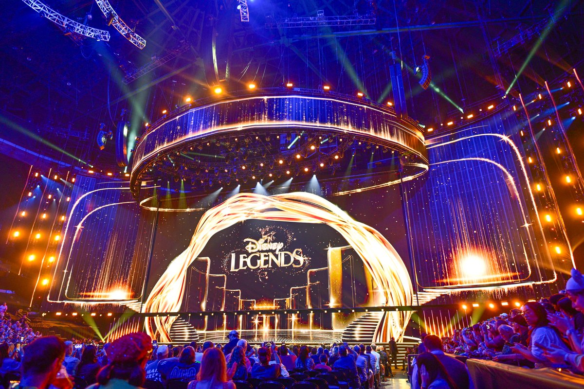 DisneyPlus's tweet photo. A legendary evening. ✨ Stream the full Disney Legends Award Ceremony now on Disney+. https://t.co/wcuBH4Mgx2