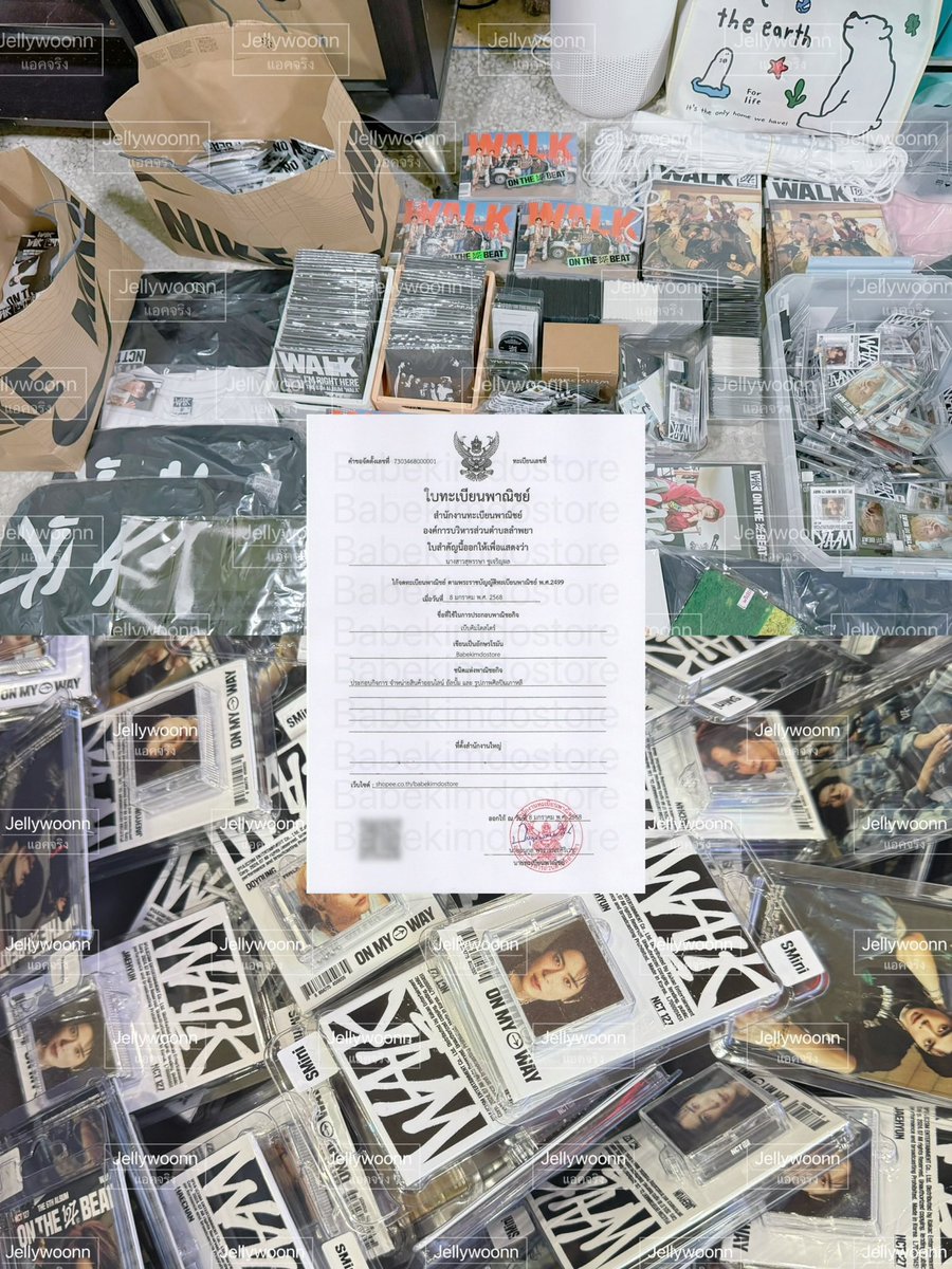jellywoonn's tweet photo. รีทวิตสุ่มเเจก Keychain 1 บั้ม💌

รอบหิ้ว ✈️ อัลบั้ม NCT 127 The 7th Album 'BLINGY' ถึงไทย 30/8 
⭐️ เบเน Hottracks หิ้วเองทุกบั้ม เอากลับเอง

- JET Keychain ver. (Random) = 750 /มัดจำ 350
- Call 127 ver. = 620 / มัดจำ 300
- Photobook ver. (เลือกเวอร์) = 500 / มัดจำ 300
- Poster ver. (เลือกปก) = 390 / มัดจำ 200
- Smini ver. (เลือกเมม) = 420 / มัดจำ 250

⚠️ ชำระส่วนที่เหลือ 24/8 เดี๋ยวทางร้านทักแจ้งค่ะ⚠️

🚛 ค่าส่งเหมา 50 บาท
🛒สั่งซื้อ dm @jellywoonn เท่านั้น

ร้านมีรีวิว #รีวิวjlw / จดทะเบียนพาณิชย์ ✅ ฝากร้านด้วยนะค้า🙏
⏩️ เเกะเช้คการ์ดในไลฟ์ได้ในวันเเรกที่วางขาย ที่ Tiktok : BABEKIMDOSTORE

 #ตลาดนัดnct  #ตลาดนัดnct127