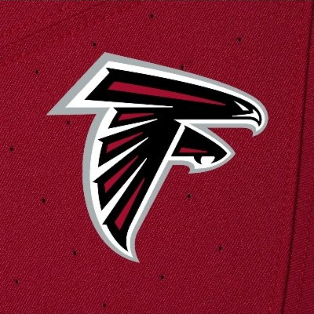 Hallalisis05's tweet photo. Predicciones para la temporada 2026-2027 de la NFL:

20. Atlanta Falcons

Récord: 8-9

Franquicia mediocre + Coach mediocre estos últimos años = MEDIOCRIDAD. Si bien tienen el talento de sobra en la ofensiva con Bijan Robinson, Drake London, Kyle Pitts (Seguimos esperando su prime), en la defensiva no encuentras cosas importantes, el año pasado draftearon a una dupla de EDGE y hoy mismo se reportó que James Pearce Jr será suspendido 8 juegos para está temporada, y volteas a ver el QB room y te encuentras a 2 QBs con brazo de corneta como Michael Penix Jr y Tua Tagovailoa, no hay progreso en está franquicia desde hace varios años.

#NFL #Atlanta #Falcons