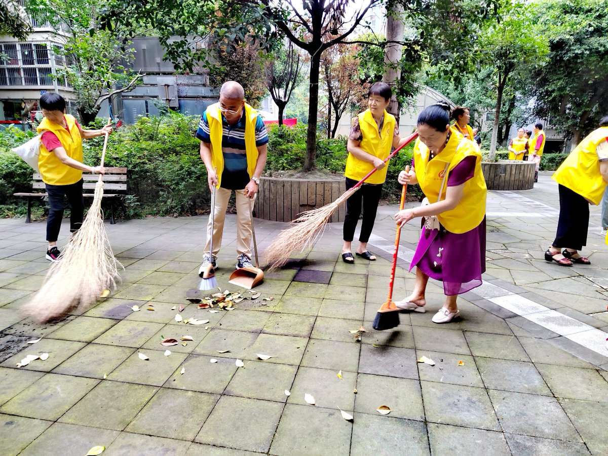 BednarMeag42580's tweet photo. Join our neighborhood spring clean-up this Sat 9am at Central Park! Bring gloves u0026 a positive vibe—together we’ll make our block shine. All ages welcome! https://t.co/flSWrQFMFt
