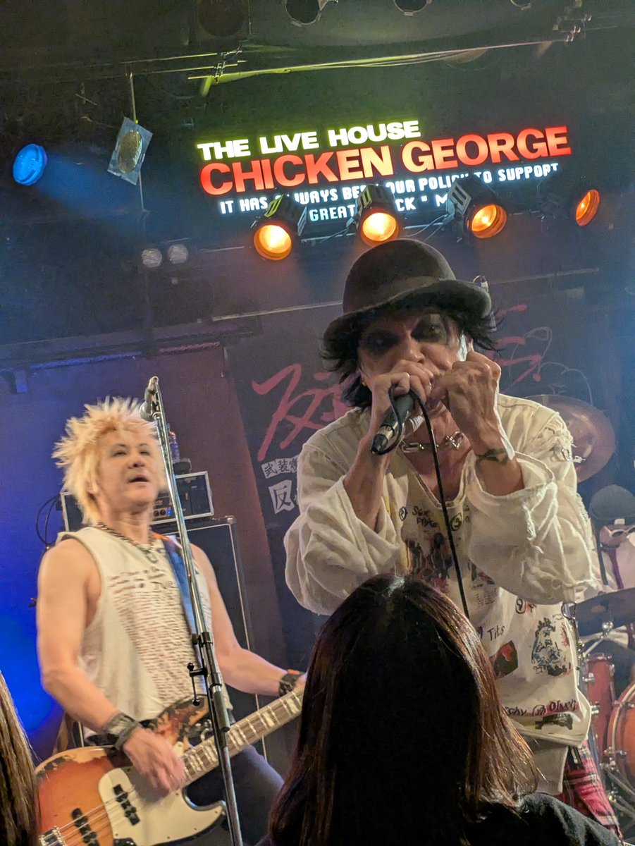 NOWxYOUNG's tweet photo. 8/16(日)聖地にてマイヒーロー。仕事を忘れ我を忘れ、ただ懐かしく当時(約35年前?)のように遊ばせていただきました。#シバヤン #カマヤン #チキンジョージ #TRACY #FUNGUS 感謝 https://t.co/8obC5ZgYJ7