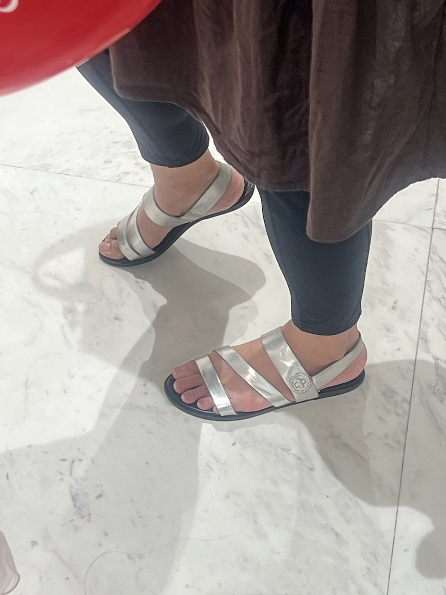 L0wQpics's tweet photo. #footfetısh 
#feet #foot #sole
#足裏
#玉足 
#足控 https://t.co/tNsUbJrCMD
