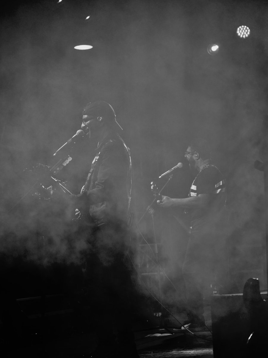 fernetsuncin's tweet photo. Este fin de semana tomé mis primeras fotos a Elemento, Banda de mis amigos que le aperturaron a Elefante. De las mejores experiencias. 🎸 https://t.co/NQtiFogs4s