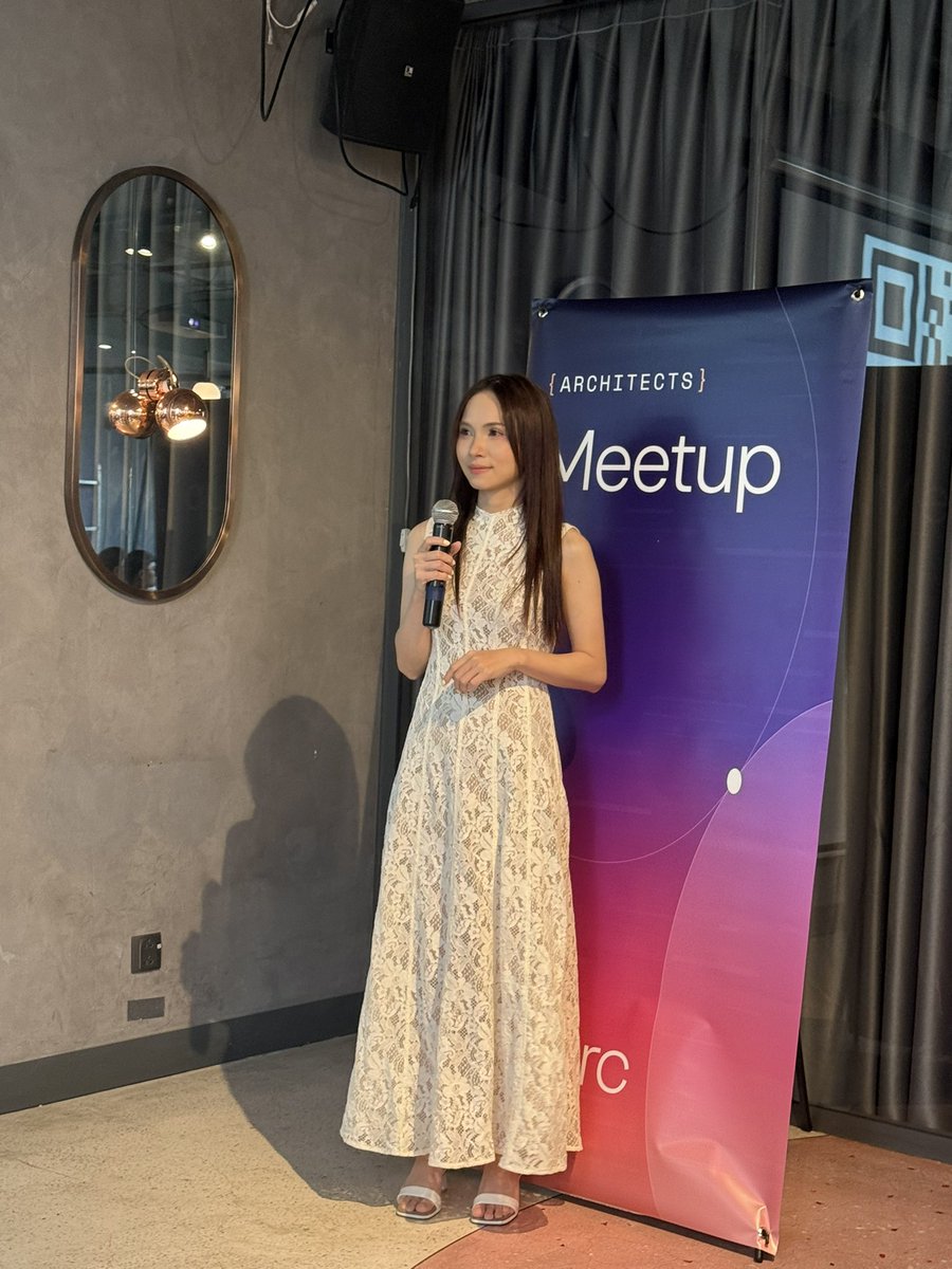 0xLongDC's tweet photo. Buổi meeting diển ra tốt đẹp cùng @arc 🇻🇳

Cảm ơn em @Lecter_XFinance và chị @LilyHoang210 đã tạo ra một không gian để các builder có cơ hội gặp gỡ, giao lưu, chia sẻ góc nhìn và kết nối với nhau nhiều hơn.

Hy vọng sẽ có nhiều buổi gặp gỡ như thế này không chỉ giúp mọi người gần nhau hơn, mà còn góp phần xây dựng một cộng đồng Web3 Việt Nam gắn kết và phát triển bền vững hơn trong tương lai.

Mong rằng sẽ còn có nhiều dịp được gặp lại mọi người hơn trong tương lai. Keep building!