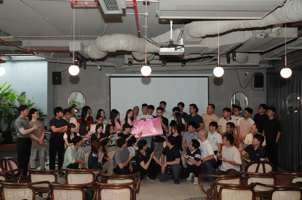 0xLongDC's tweet photo. Buổi meeting diển ra tốt đẹp cùng @arc 🇻🇳

Cảm ơn em @Lecter_XFinance và chị @LilyHoang210 đã tạo ra một không gian để các builder có cơ hội gặp gỡ, giao lưu, chia sẻ góc nhìn và kết nối với nhau nhiều hơn.

Hy vọng sẽ có nhiều buổi gặp gỡ như thế này không chỉ giúp mọi người gần nhau hơn, mà còn góp phần xây dựng một cộng đồng Web3 Việt Nam gắn kết và phát triển bền vững hơn trong tương lai.

Mong rằng sẽ còn có nhiều dịp được gặp lại mọi người hơn trong tương lai. Keep building!