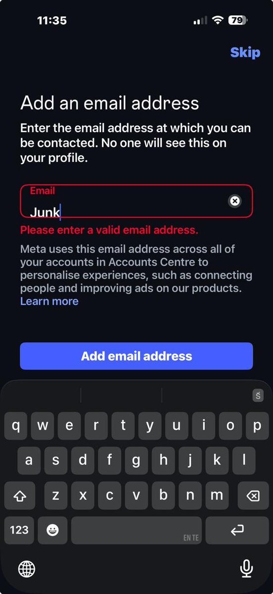 karthik_1209's tweet photo. Instagram on the iPhone 17 Pro Max has some serious UX issues, I'm genuinely surprised it was released like this! 🤯 #Instagram #UX #Issues #iphone https://t.co/dRHhp7TBDX