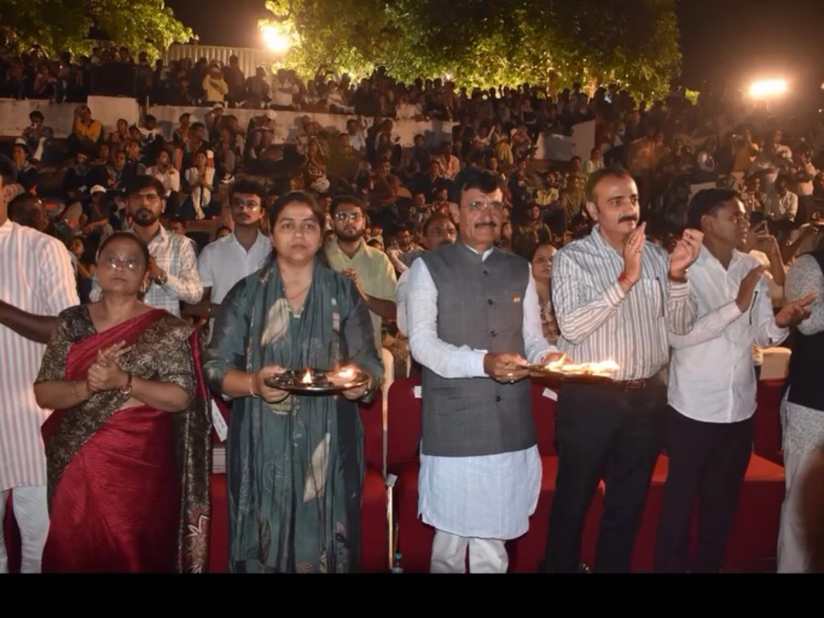 CDPOvadnagar's tweet photo. વડનગર શ્રાવણોત્સવ 🙏🕉️
#વડનગરશ્રાવણોત્સવ #શ્રાવણોત્સવ #વડનગર #ગુજરાતપ્રવાસન #આધ્યાત્મિકતા #સંસ્કૃતિ #શ્રાવણમાસ #gujrat #gujarattourism #kheralu #bjp #vadnagar #hatkeshwar #શર્મિષ્ટ
@ddo_mehsana
@CollectorMeh
@WCDGujarat
#PA_PA_PAGLI
@mwcd
@manisha_vakil
@RanjitIAS https://t.co/vOk5tpdOTY
