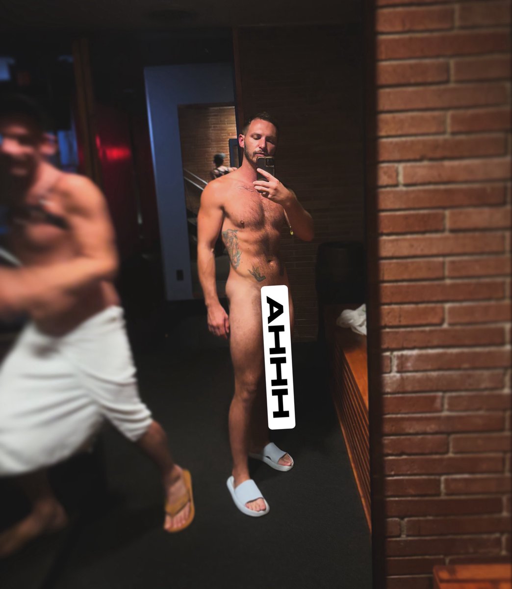 wrreckitROSS's tweet photo. Can you love me Naked ;) ? https://t.co/4pTrWSR3QE