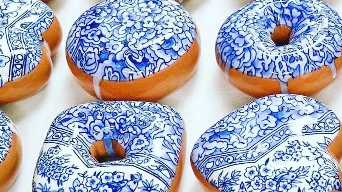 MrWuggums's tweet photo. Good morning, evening & all in betweens, happy #Moonday!🌛

Start the week in the bestest way - start it at the #ChillTent! Choco bunelos, Talavera donuts & crispy bacon twirls with a beverage will positively motivate your mindset!😺

 See mew Beautiful Souls soon, we love mew!💖
@BarbaraS1152126 @JeremyYantiss @jbruorton21 @JessiRo74287511 @spookybear615 @KingFar19701120 @thecatscastle @Brandi_Cary_Izz