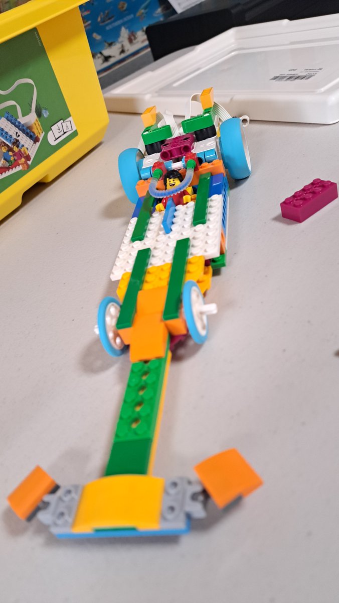 SchoolMaverick's tweet photo. 🤖 テック・サーズデー！レゴクラスの作品✨ 英語で楽しくSTEM学習！

Check out this awesome dragster from our coding class!

🔗 詳細・お申込み： https://t.co/wHWd3tNu0E
#TechThursday #福島市 #プログラミング https://t.co/UnGZSXsXLt