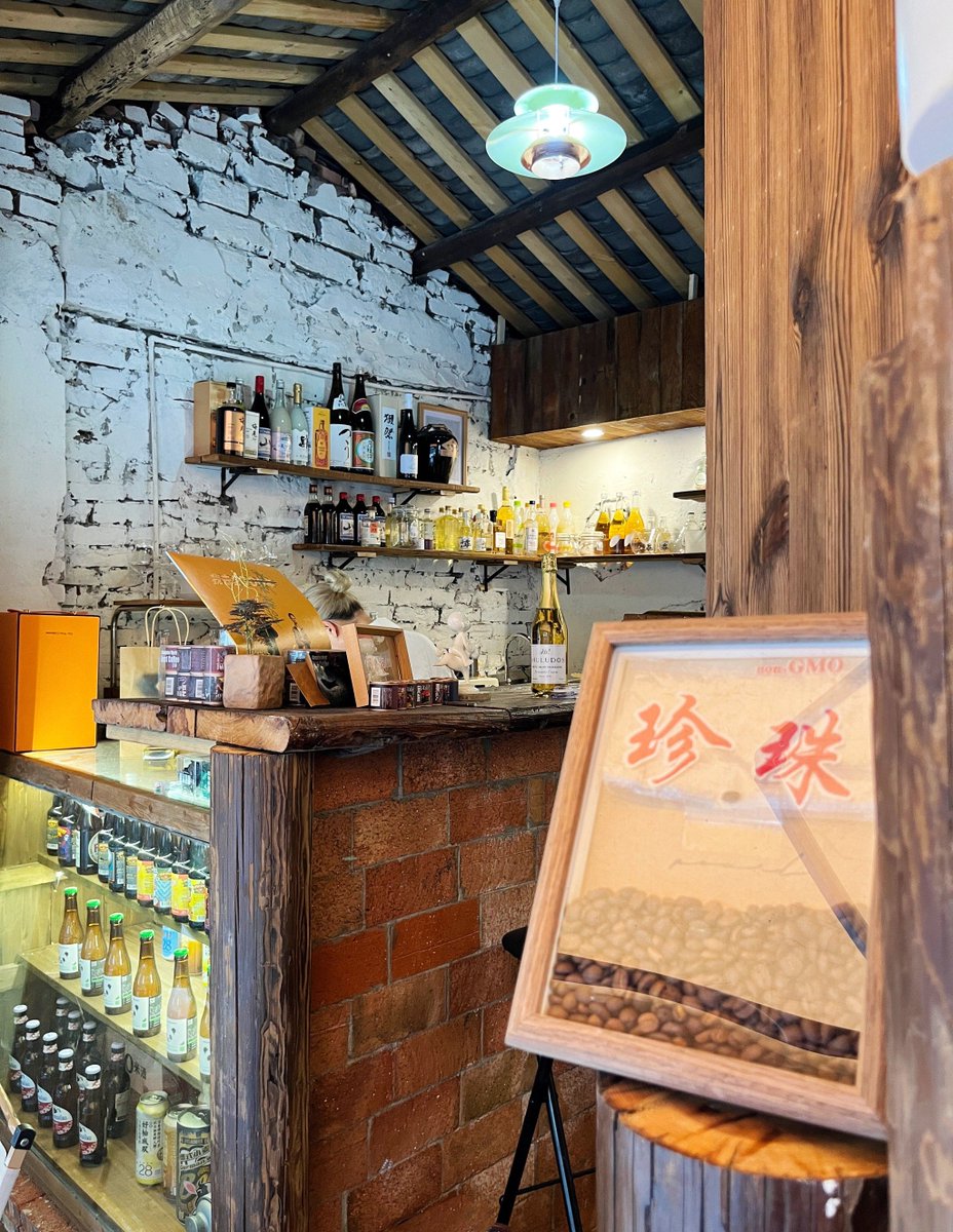 KittyTinkler's tweet photo. Tried the new zero-waste café in downtown! Their plant-based matcha latte with reusable ceramic cup hits different—eco-friendly + delicious. A must-try for sustainable food lovers! https://t.co/Yz3dqYmliZ