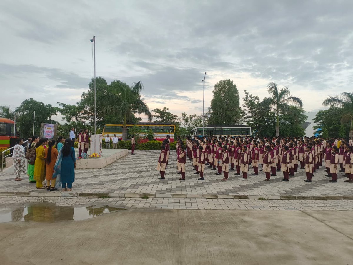 PMSHRIEMRSBW's tweet photo. 🇮🇳 Independence Day Celebration at EMRS Bandhwa Lormi! 🇮🇳
A day filled with patriotism, pride, cultural vibrancy and enthusiastic participation by our students. ✨
#EMRSBandhwaLormi #EMRS #IndependenceDay #15August #80thIndependenceDay #NESTS #JaiHind @NESTSHQ https://t.co/H4pjg6iaIf